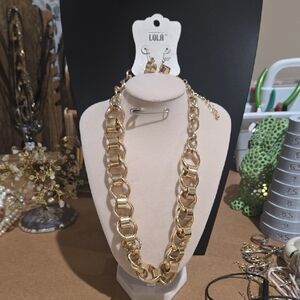 Lola Bold Gold Necklace
